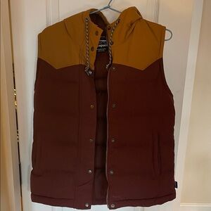 Patagonia Women's Maroon and Tan Vest